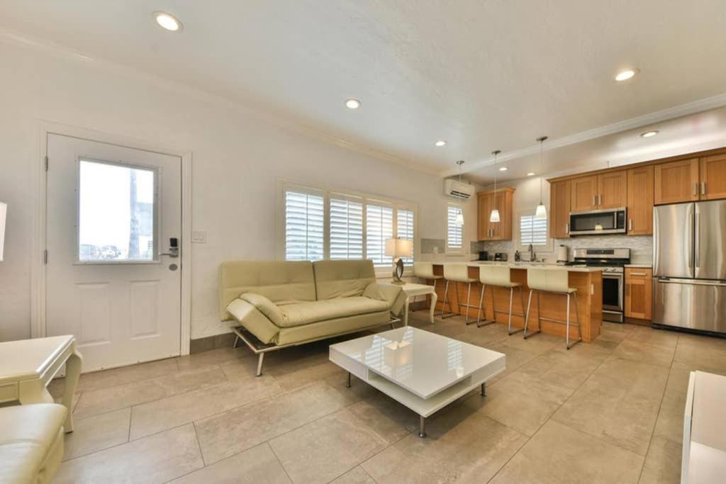 1000#1 Contemporary Home W/ Parking, Grill, & Ac! Newport Beach Esterno foto