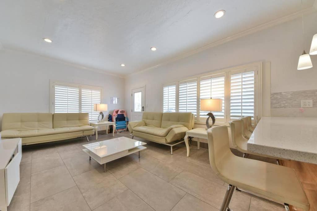1000#1 Contemporary Home W/ Parking, Grill, & Ac! Newport Beach Esterno foto